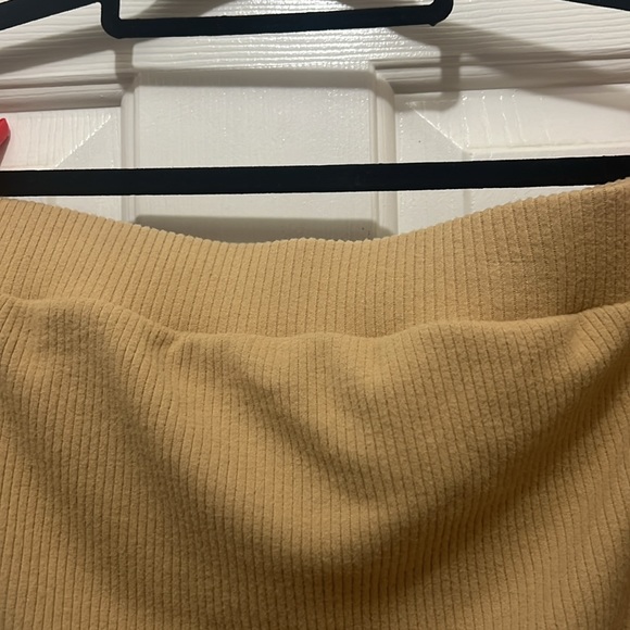 New! Isabel Maternity Ribbed Skirt - Picture 4 of 5